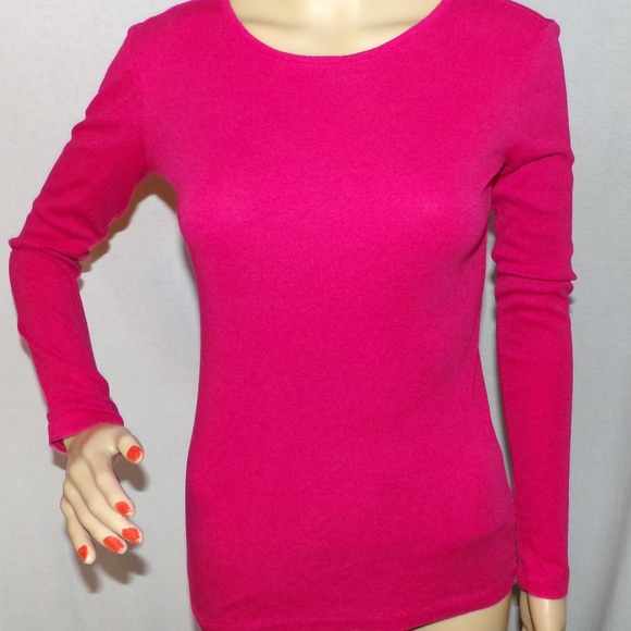 GAP Tops - Woman's Top Pink Top the Gap Size XS Stretch fit